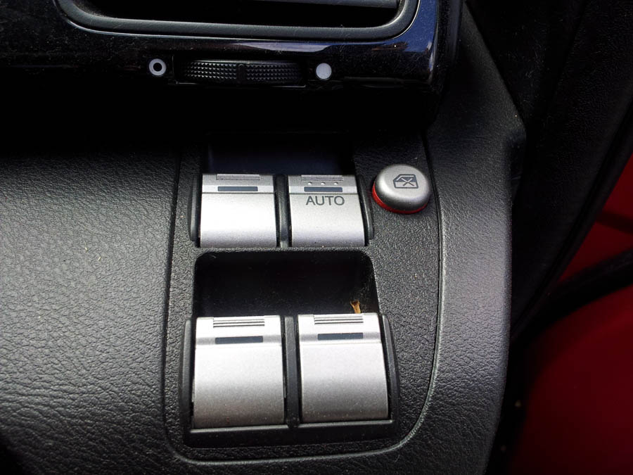 Honda FRV I-VTEC SE window-switch-driver-side-front
